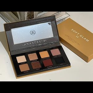 ✨(NIB)✨Anastasia Mini soft glam ll eyeshadow palette
